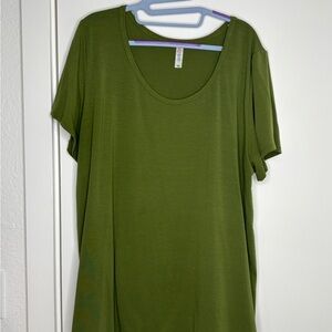 LuLaRoe “Classic” Scoop Neck Tee